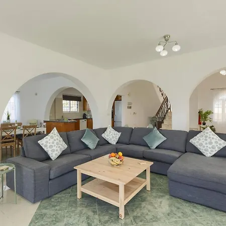 Villa Joanna Coral Bay By Peyia