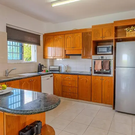 Вилла Joanna Coral Bay By *