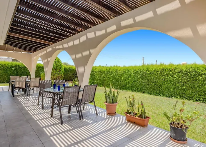 Joanna Coral Bay By * Peyia