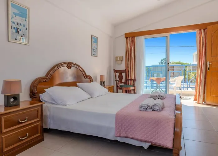 Joanna Coral Bay By Villa Peyia