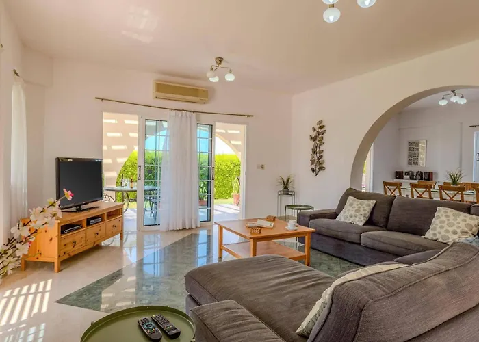 Joanna Coral Bay By Peyia